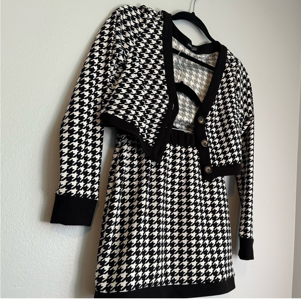 SHEIN Houndstooth 2pc Knit Mini Skirt Set- Black & White - Picture 2 of 5